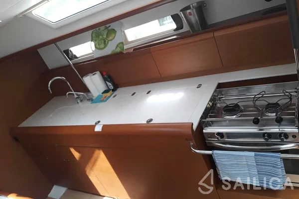 Sun Odyssey 479 - Yacht Charter Sailica