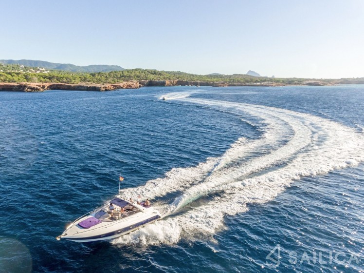 Comanche 40 - Yacht Charter Sailica