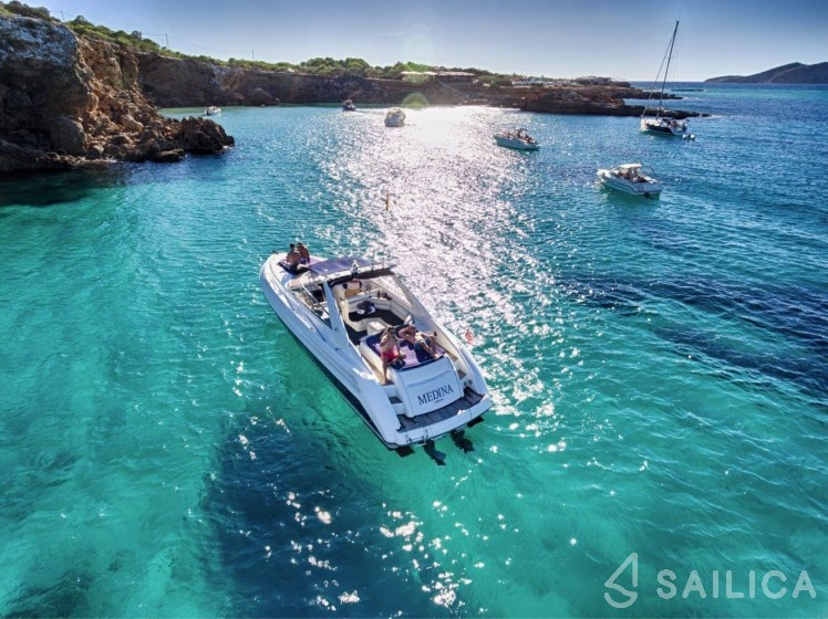 Comanche 40 - Yacht Charter Sailica