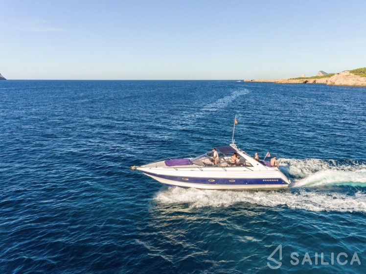 Comanche 40 - Yacht Charter Sailica