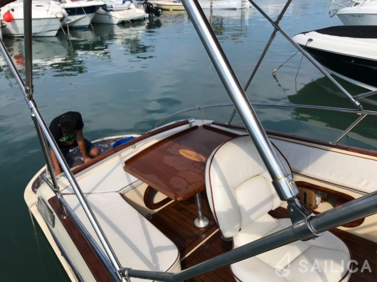 Kimera Day Cruiser 23 - Yacht Charter Sailica