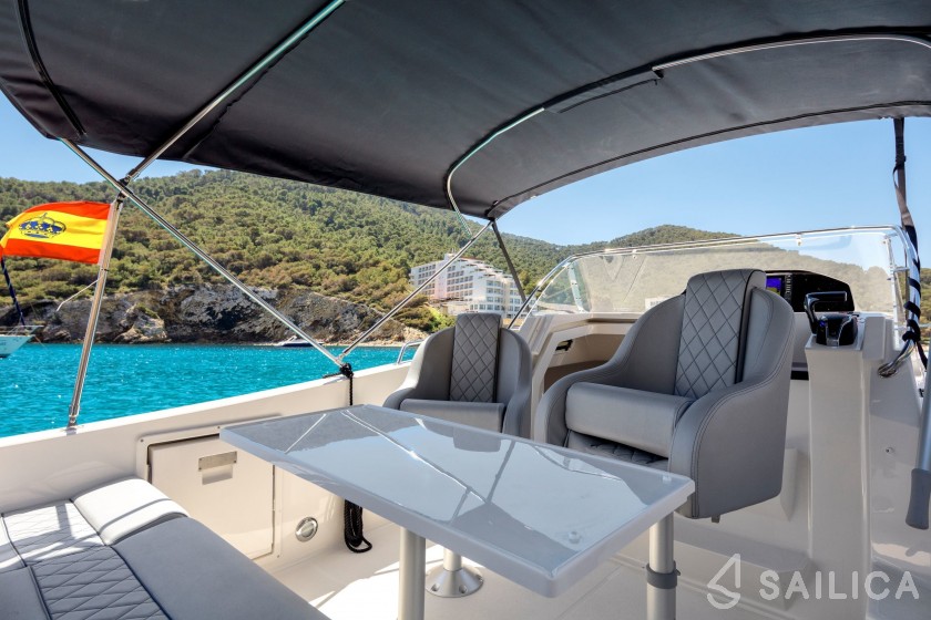 Pacific Craft 700 - Yacht Charter Sailica