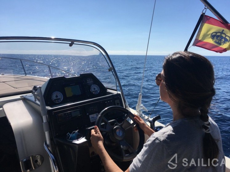 Quicksilver 755 - Yacht Charter Sailica