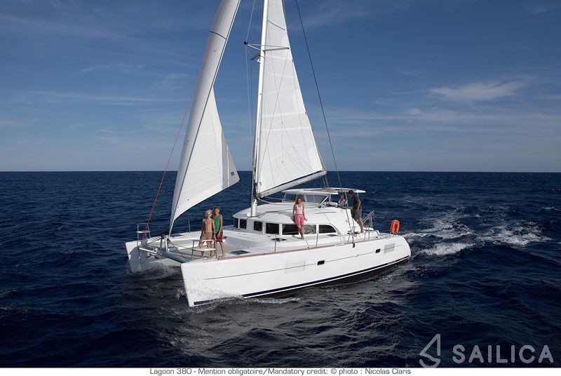 Lagoon 380 - Yacht Charter Sailica