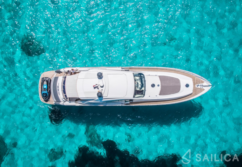 Pershing 76 - Yacht Charter Sailica