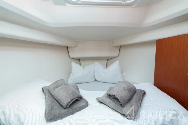Hanse 315 - Yacht Charter Sailica