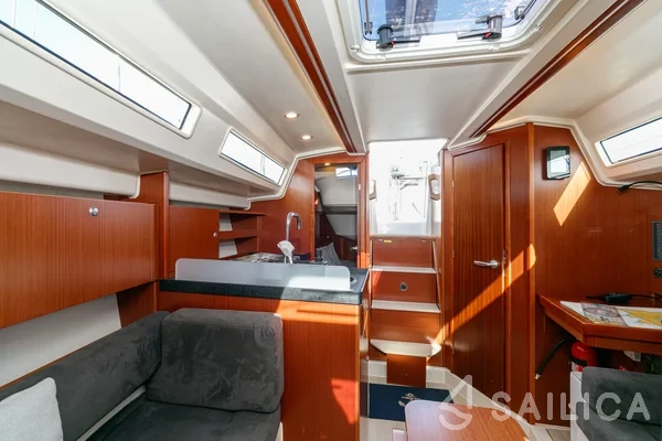 Hanse 315 - Yacht Charter Sailica