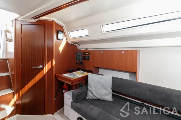 Hanse 315 - Yacht Charter Sailica