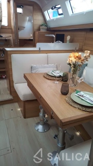 Elan 40.1 - Yacht Charter Sailica