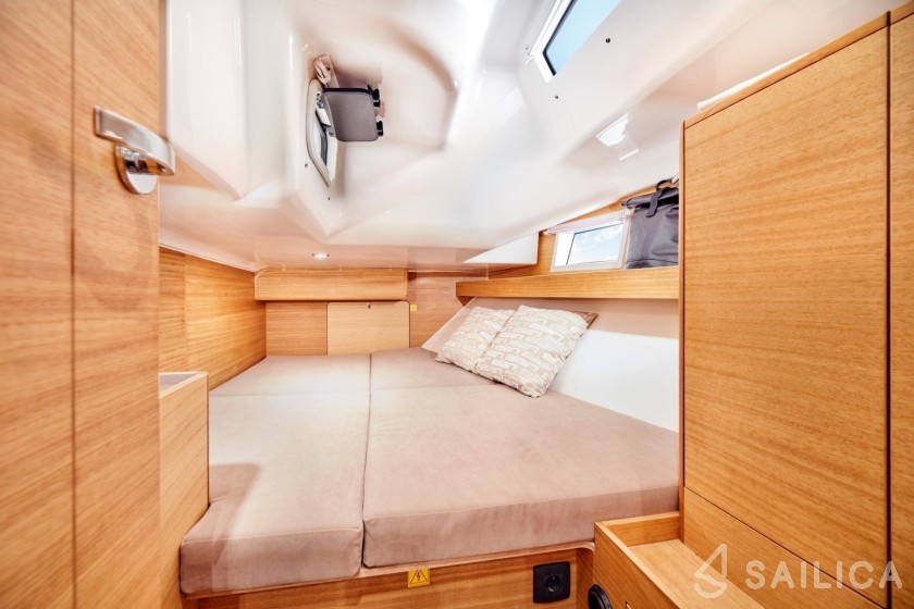 Elan 40 - Yacht Charter Sailica