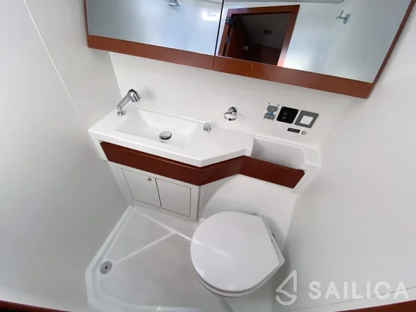 Oceanis 46.1 - Yacht Charter Sailica