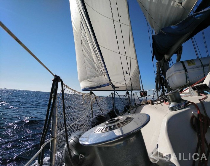 Astillero Lepanto Noray 38 - Yacht Charter Sailica