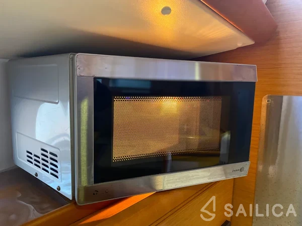 Sun Odyssey 509 - Yacht Charter Sailica