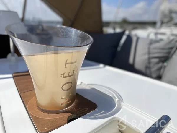 Oceanis 46 - Yacht Charter Sailica