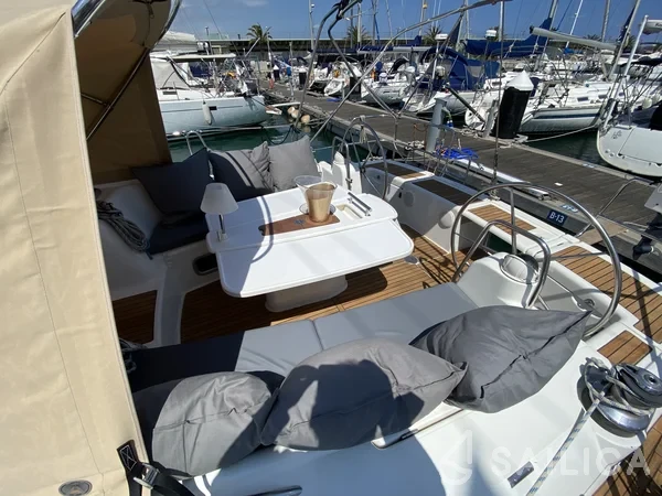 Oceanis 46 - Yacht Charter Sailica