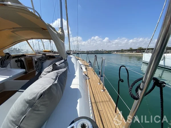Oceanis 46 - Yacht Charter Sailica