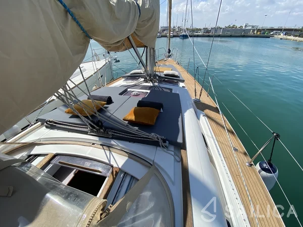 Oceanis 46 - Yacht Charter Sailica
