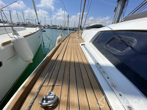 Oceanis 46 - Yacht Charter Sailica