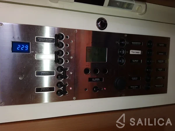 Oceanis 46 - Yacht Charter Sailica