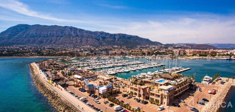 Dufour 530 - Yacht Charter Sailica