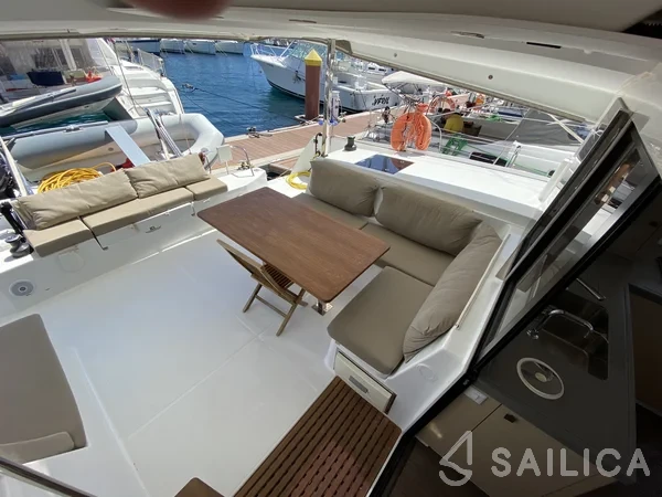 Lucia 40 - Yacht Charter Sailica