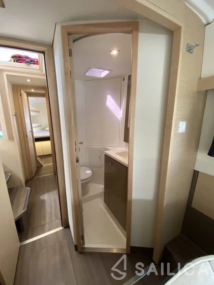 Lucia 40 - Yacht Charter Sailica