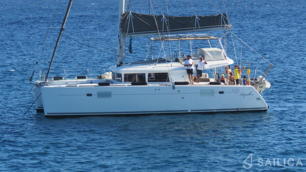 Lagoon 450  Flybridge - Yacht Charter Sailica