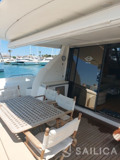 Sunseeker Manhattan 64 - Yacht Charter Sailica