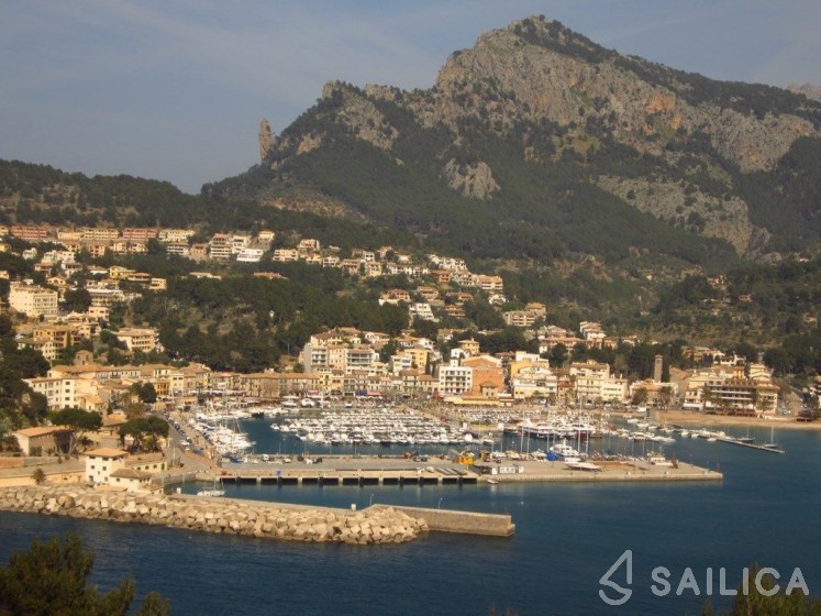 Sunseeker 53 - Yacht Charter Sailica