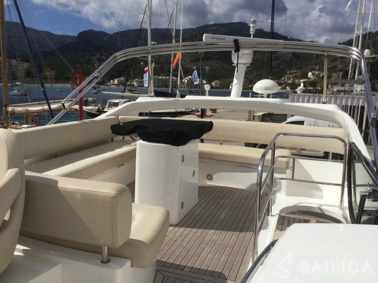 Sunseeker 53 - Yacht Charter Sailica