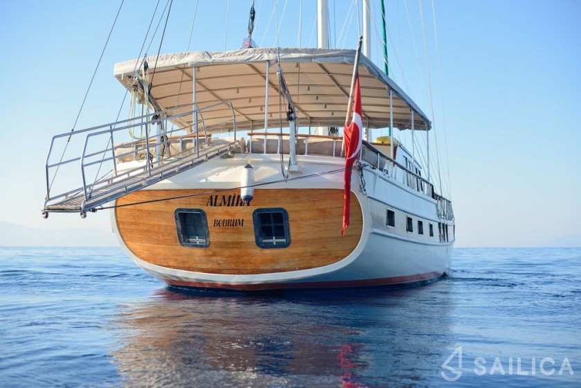 Gulet - Yacht Charter Sailica