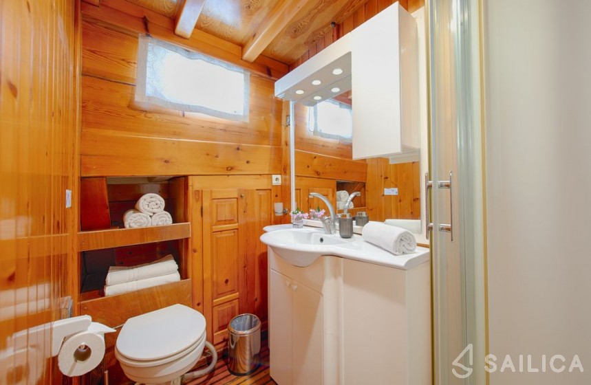 Gulet - Yacht Charter Sailica
