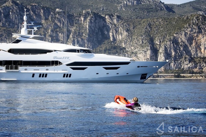 Sunseeker 155 - Yacht Charter Sailica