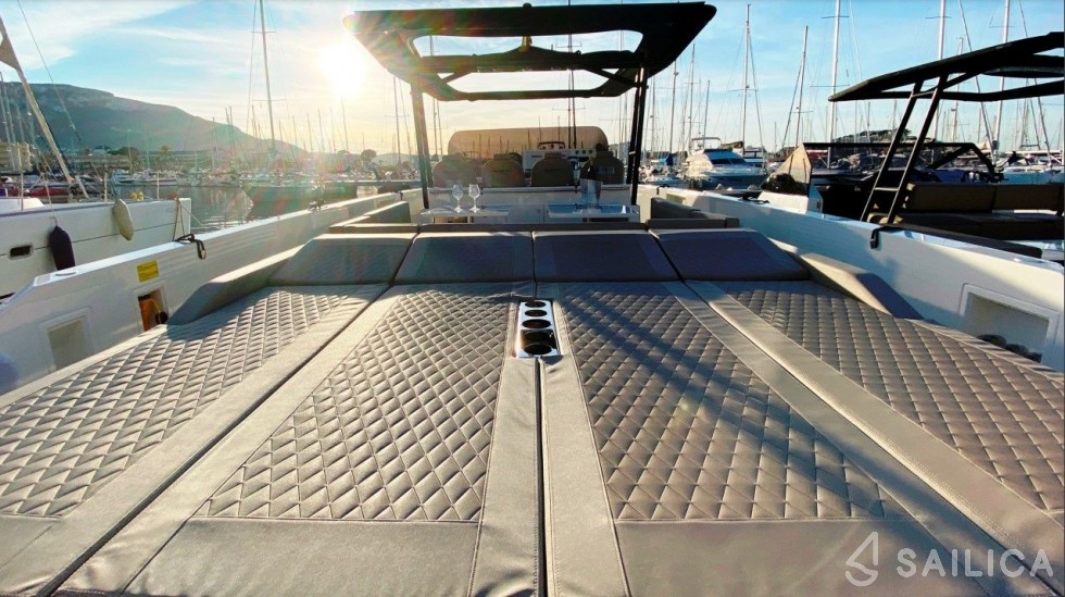 D42 Open - Yacht Charter Sailica