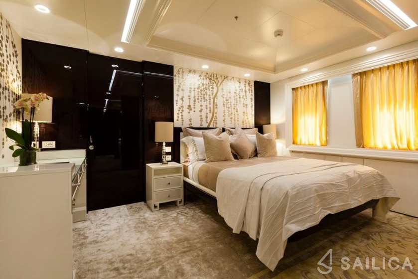 Admiral 55 - Yacht Charter Sailica