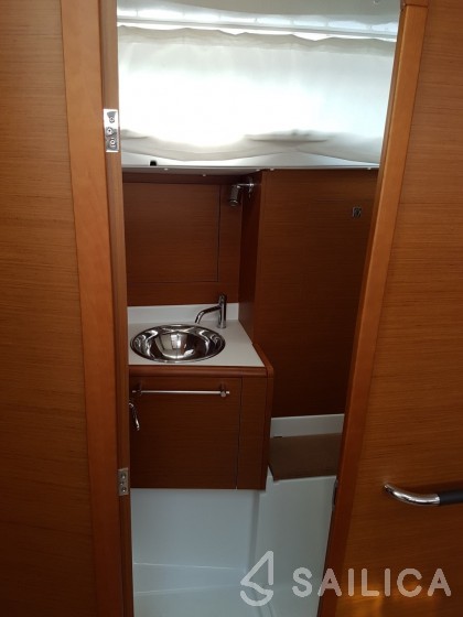 Sun Odyssey 419 - Yacht Charter Sailica