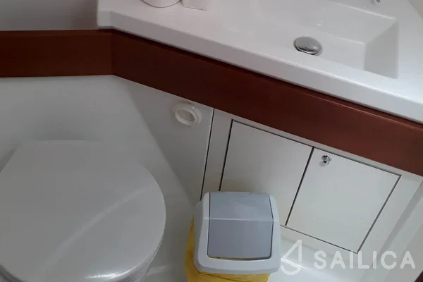 Oceanis 46.1 - Yacht Charter Sailica