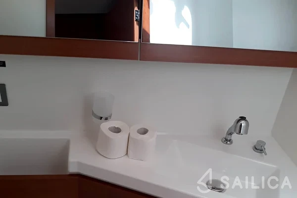 Oceanis 46.1 - Yacht Charter Sailica