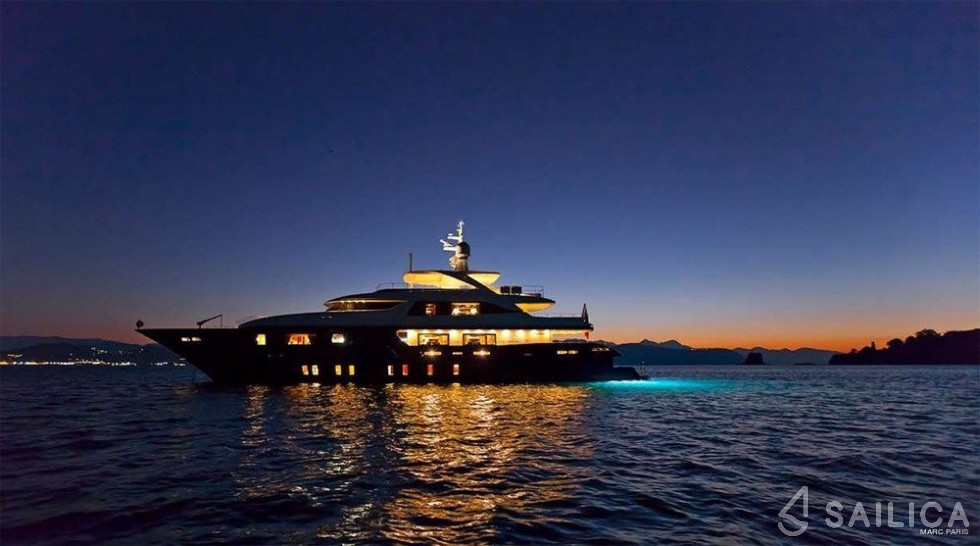 Sanlorenzo 150 - Yacht Charter Sailica