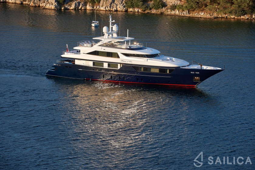 Sanlorenzo 150 - Yacht Charter Sailica