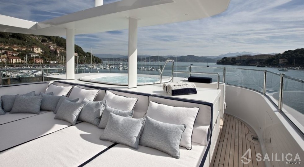 Sanlorenzo 150 - Yacht Charter Sailica