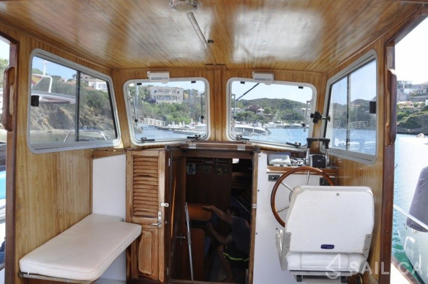 Capeador Saura 43 - Yacht Charter Sailica