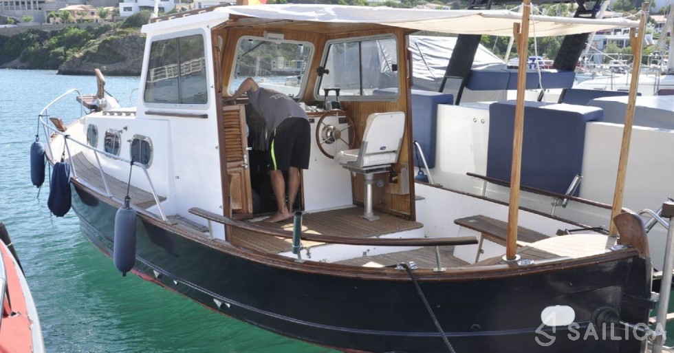 Capeador Saura 43 - Yacht Charter Sailica
