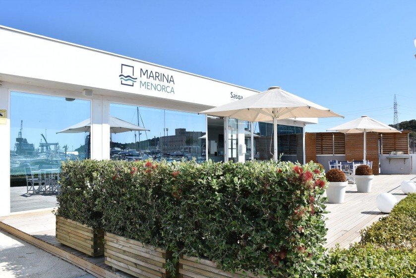 Capeador Saura 43 - Yacht Charter Sailica