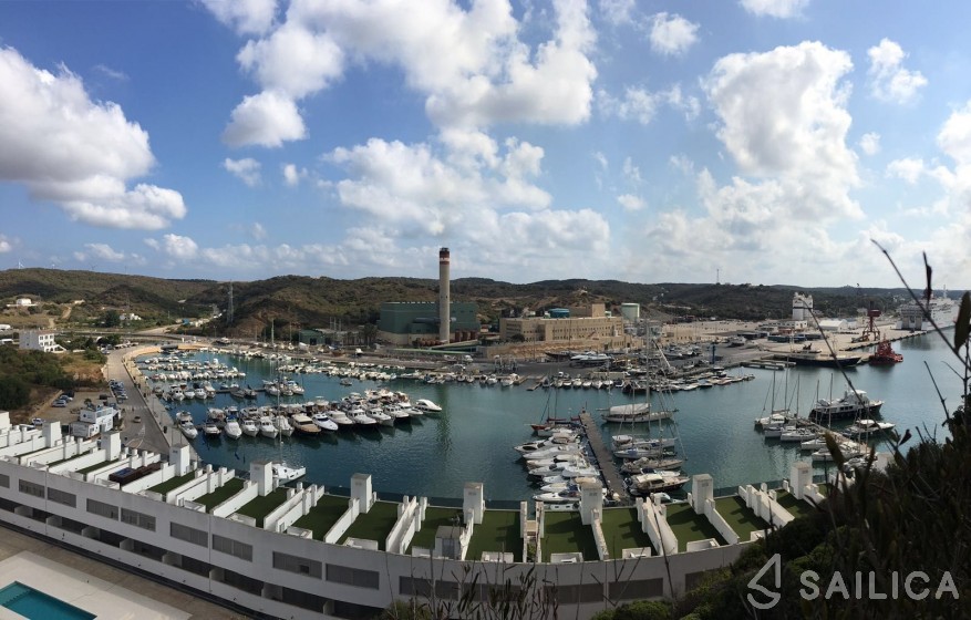 Capeador Saura 43 - Yacht Charter Sailica