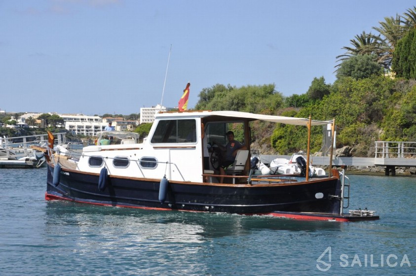 Capeador Saura 43 - Yacht Charter Sailica