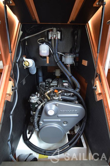 Oceanis 48 - Yacht Charter Sailica