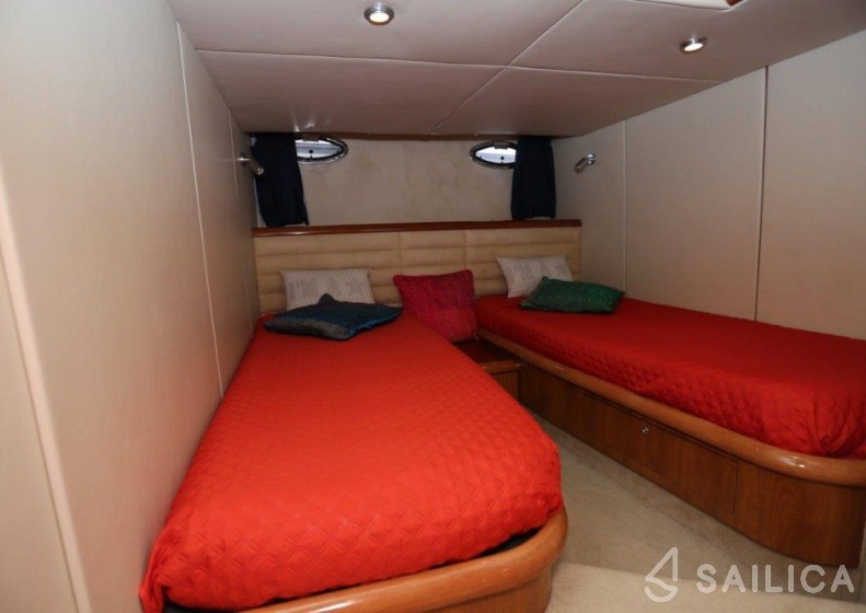 Camargue 50 - Yacht Charter Sailica
