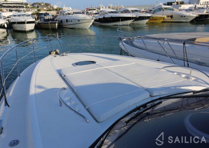 Camargue 50 - Yacht Charter Sailica