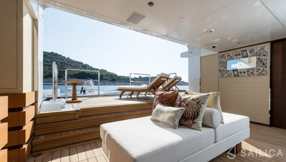 Alia 60 - Yacht Charter Sailica